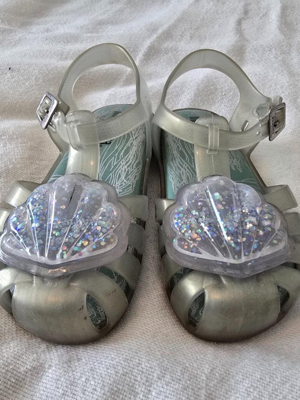 Size 10 Mini Melissa Girls Mini Aranha Xii Seashell Cutout Sandal - EU27